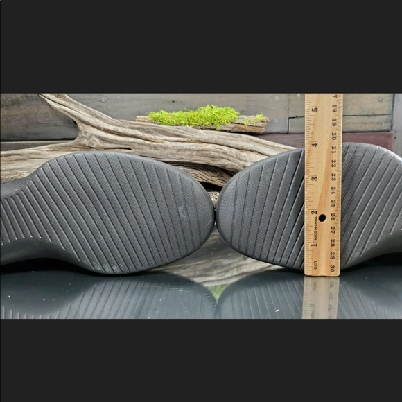 Allbirds - Picture 8 of 12